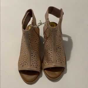 Mia girl sandals size 13 girls